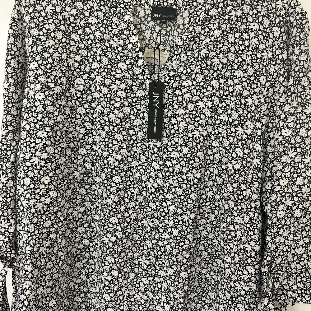 Women's Black and White Floral Top